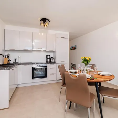 Schmidt Mali Apartmán *