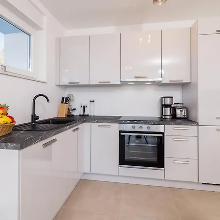 Schmidt Mali * Dramalj