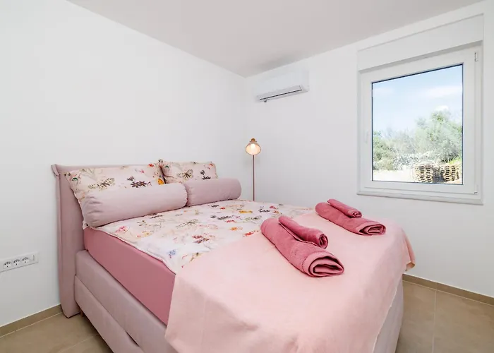 Schmidt Mali شقة *