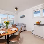 Apartment Schmidt Mali