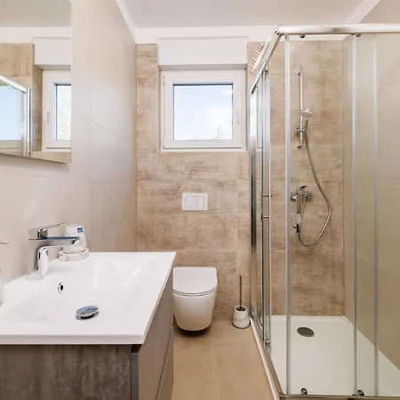 Schmidt Mali Dramalj